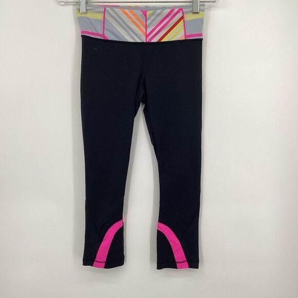 Ladies Lululemon‎ 3/4 Length  Leggings medium - Picture 1 of 7